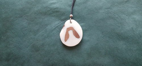 Bijou tagua fait main - collier samare en ivoire végétal et bois de noyer - Tagua Lab